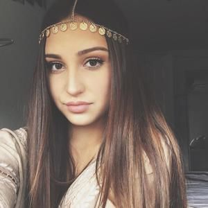 Meet your Posher, Eva