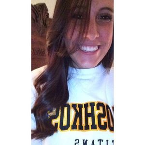 Meet your Posher, Alyssa