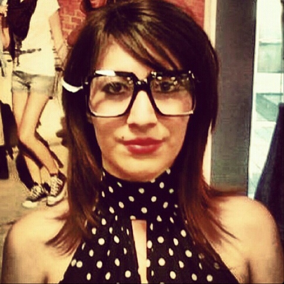 Meet your Posher, Stelle - Picture 2 of 2