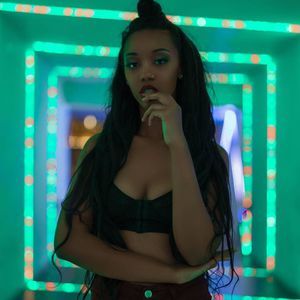 Meet your Posher, Tae