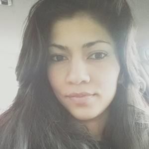 Meet your Posher, Yesenia