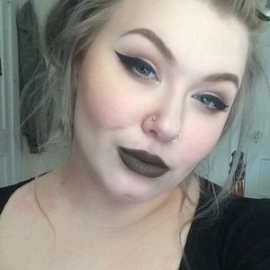 Meet your Posher, Marissa