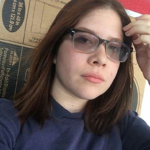 Meet your Posher, Hillary