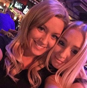 Meet your Posher, Corinne