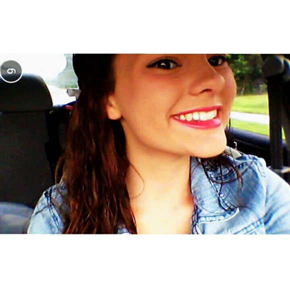 Meet your Posher, Alayna