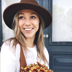 Meet your Posher, Olivia