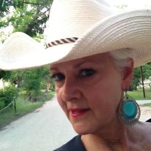 Meet your Posher, Linda