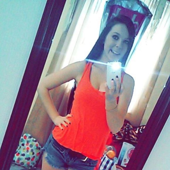 Meet your Posher, Kimberly - Picture 1 of 1