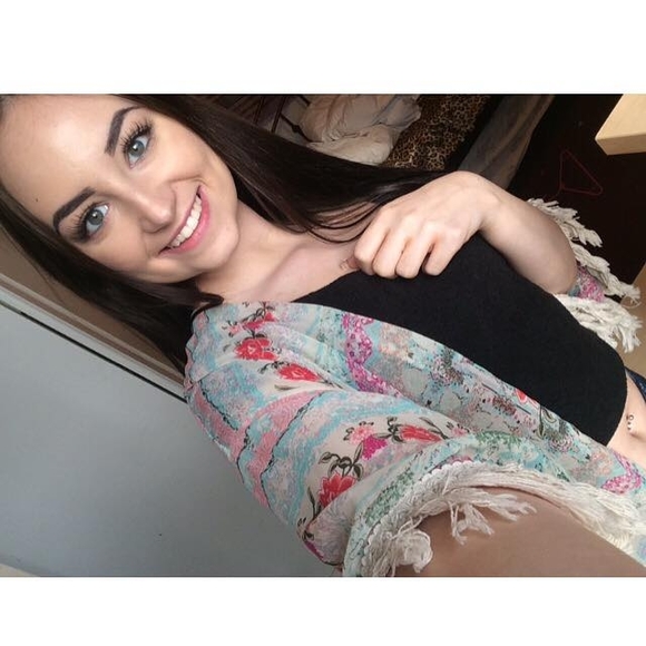 Meet your Posher, Makayla