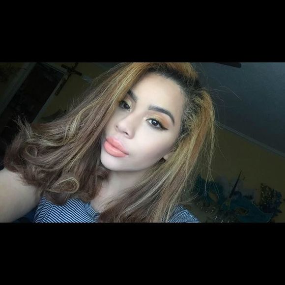 Meet your Posher, Janet - Picture 1 of 1