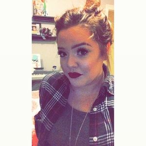 Meet your Posher, Julia