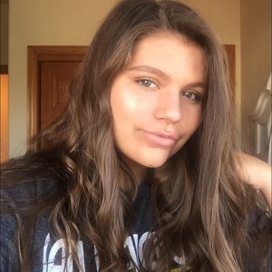 Meet your Posher, Raquel