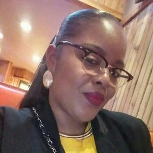 Meet your Posher, Myra