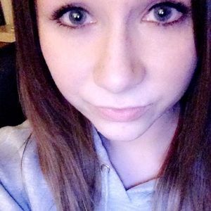 Meet your Posher, Elyse