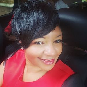 Meet your Posher, Dewanna
