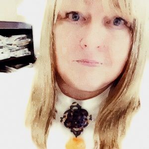 Meet your Posher, Catherine