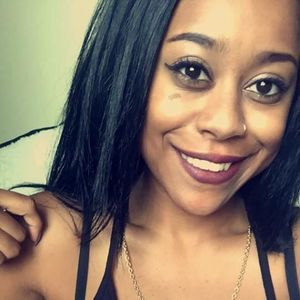 Meet your Posher, Maxine