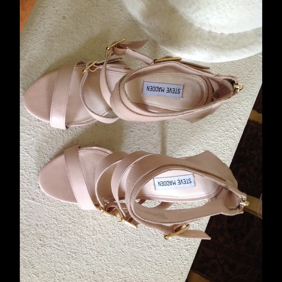 Host pick! Steve Madden Heels - Picture 3 of 3