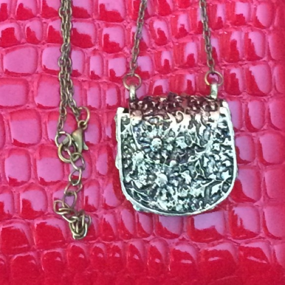 Vintage Bag Pendant w/ Chain - Picture 4 of 4