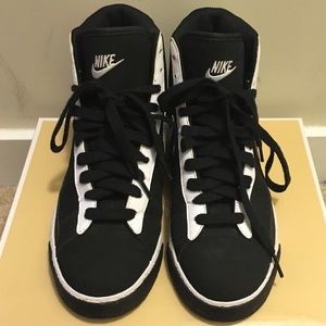 💃🏽☀️ Sunday Sale ☀️💃🏽Nike Blazers