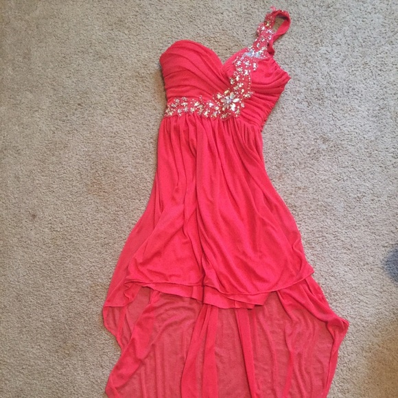Prom dress - Picture 2 of 4