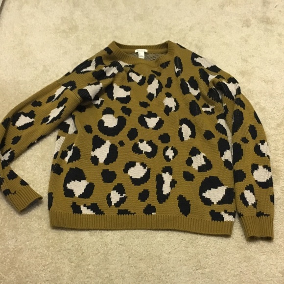 🎉 SALLLE 🎉Cheetah Print Sweater