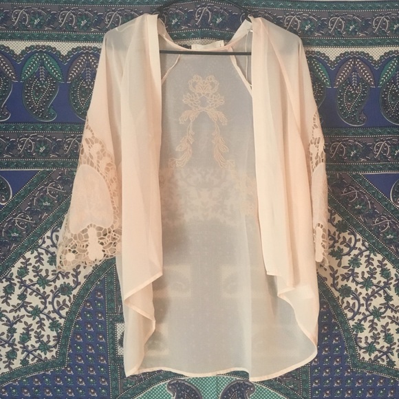 Cream embroidered kimono with crochet