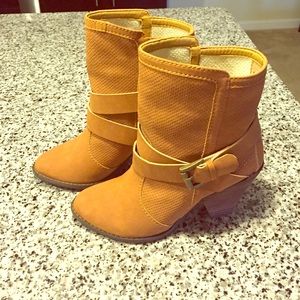 NWOT heeled booties