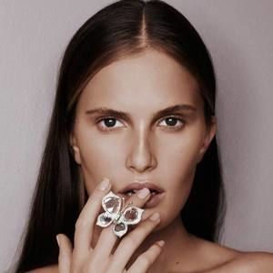 Meet your Posher, Alla