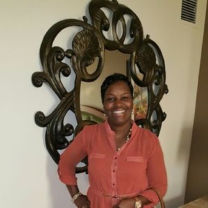 Meet your Posher, Dianica