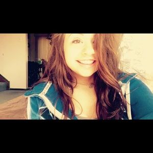 Meet your Posher, Olivia