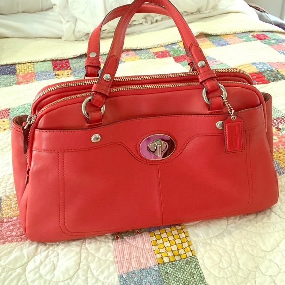Coach Handbags - EUC Coach purse- bright poppy color.