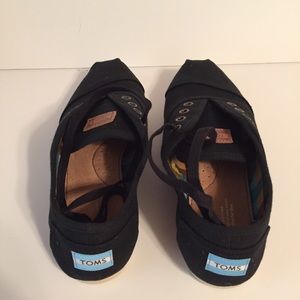 TOMS *New* W9 Blk Lace-Up