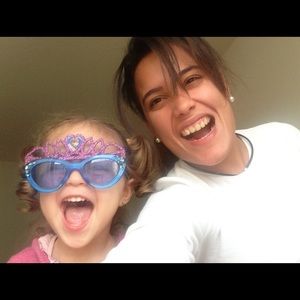 Meet your Posher, Claudia