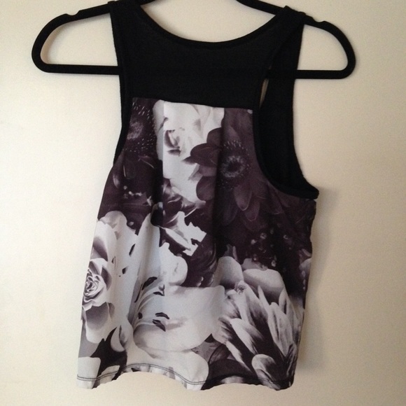 American Eagle Happy Hour Tank, crop top - Picture 3 of 4