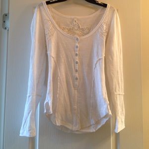 ✨FREE PEOPLE WHITE HENLEY