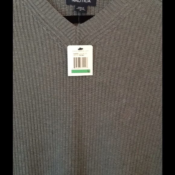 Nautica men's sweater NWT  V neck size L - Picture 1 of 4