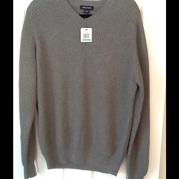 Nautica men's sweater NWT  V neck size L - Picture 3 of 4