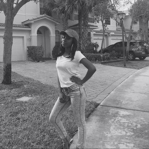 Meet your Posher, Rebeca