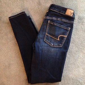 AE Hi-Rise Jegging. Super Stretch, dark wash.