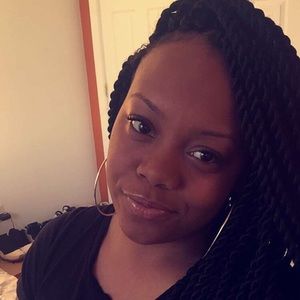 Meet your Posher, Nicole
