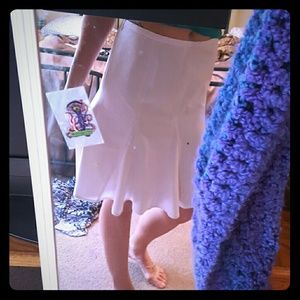 BCBG White skirt