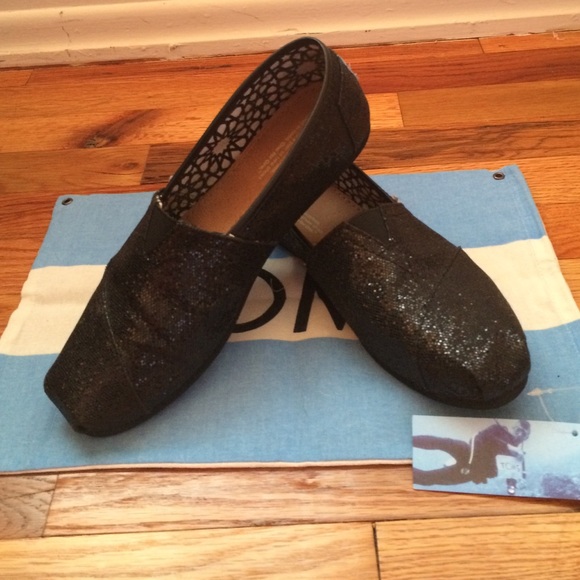 TOMS Shoes - Like NEW! Toms Black Sparkle