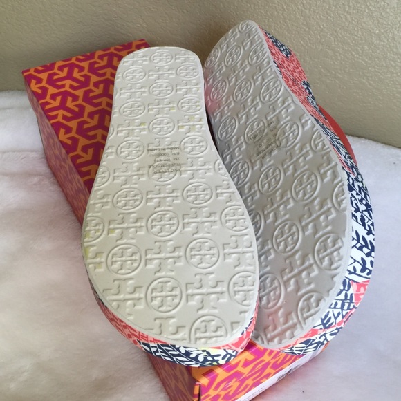 โ๐ปSOLDโ๐ปTory Burch thandie wedge flip flop - Picture 3 of 3