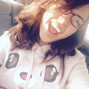 Meet your Posher, Yessica