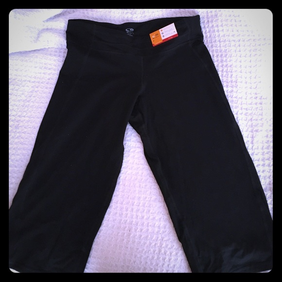 NWT Champion knee length "duo dry" workout pants🛍