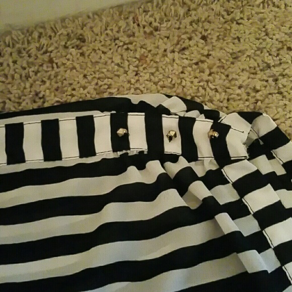 Shirt - Picture 2 of 4