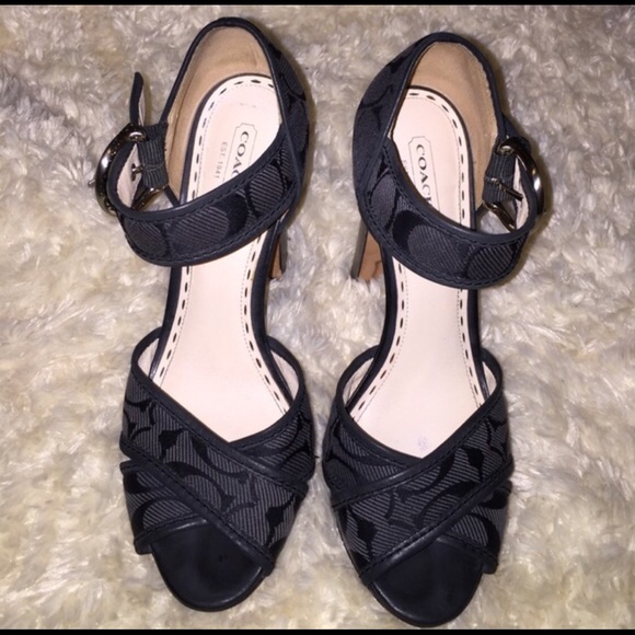 Coach Signature Platform Heels 🌺🌸💐