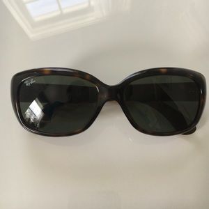 Ray-Ban Women's sunglasses "Jackie Ohh"
