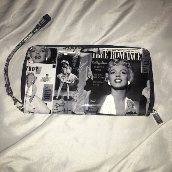Cute wallet /wristlet 💄👛.   NWOT
